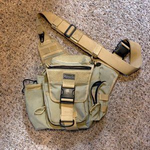 Maxpedition adventure utility tactical sling bag
